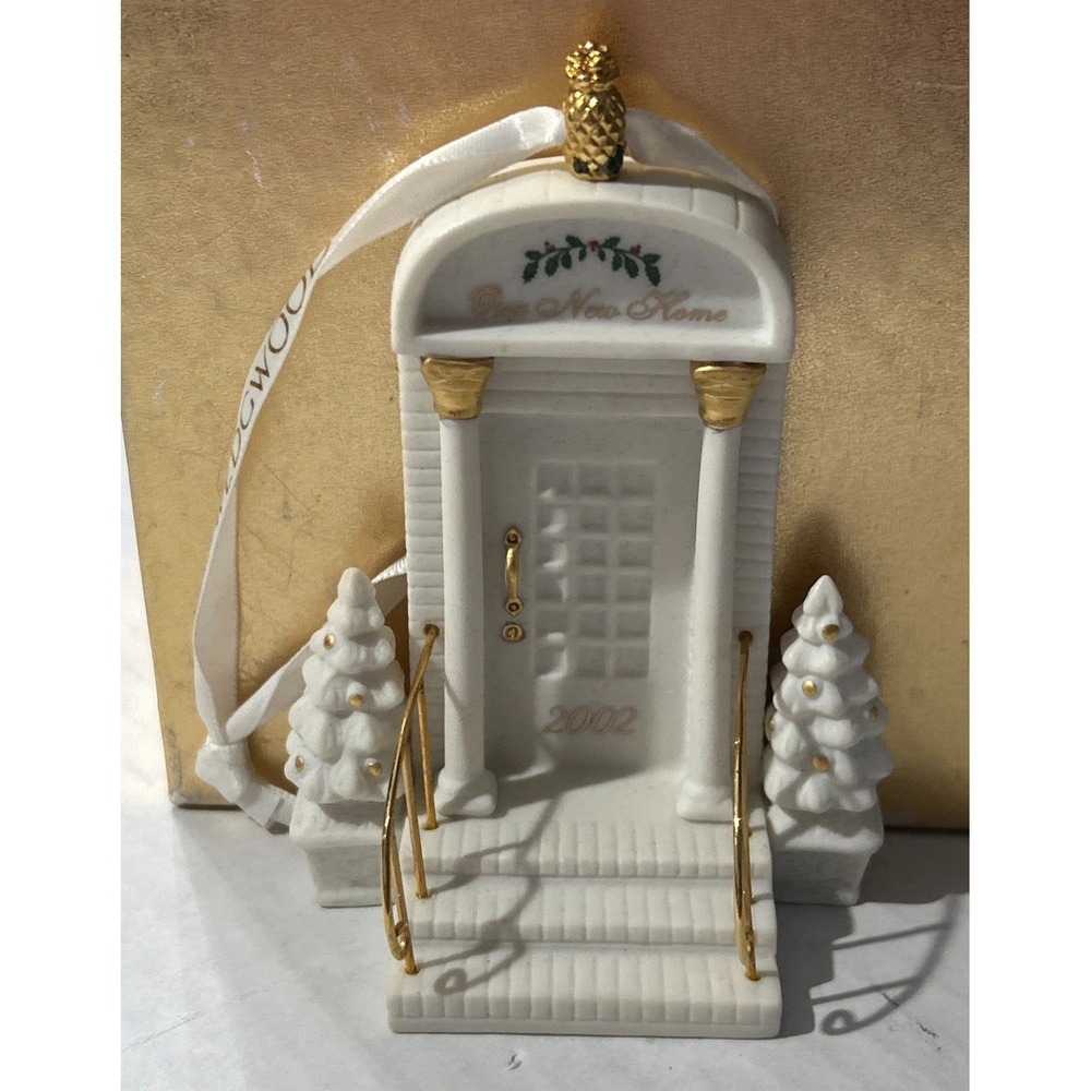 Wedgwood Christmas‎ Ornament 3D - "Our New Home" 2002 With Box 4" Tall Stairway